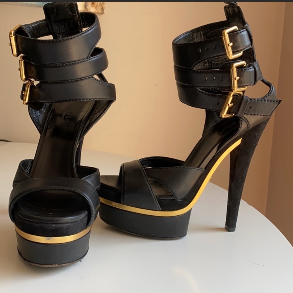 Gucci gladiator platform sandals. Size 36.5